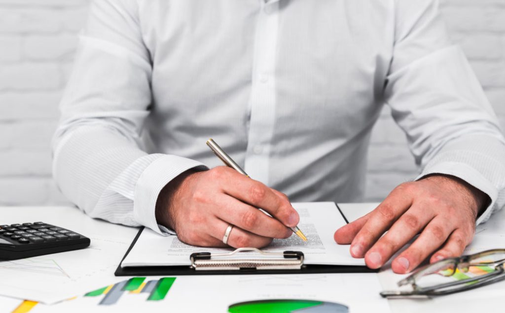 Manage Investments and Expenses