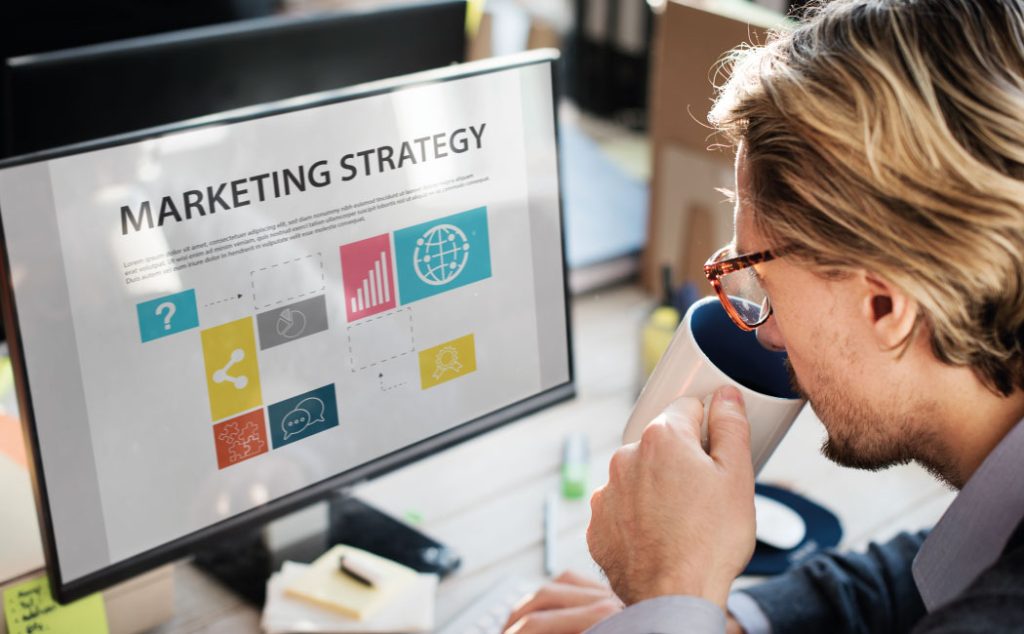 Marketing strategy and branding for golf clothing