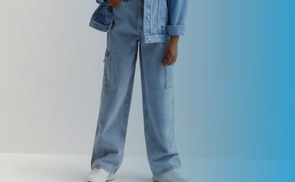 Women type of denim jeans