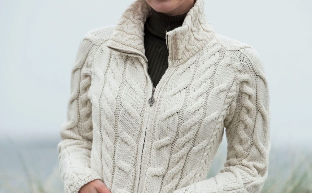 Zipped type of cardigans